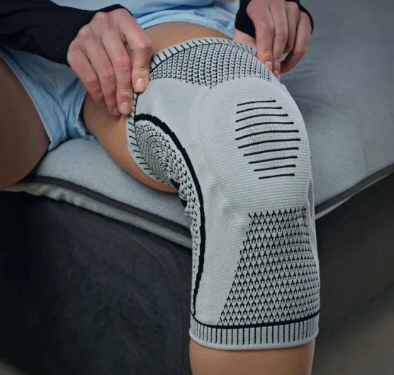 files/knee-compression-sleeve-knee-support-brace-patella-protector-for-cycling-running-basketball-and-football-202078_556x529_abec28b3-9221-447e-9f1b-64b4d3f45efe.webp